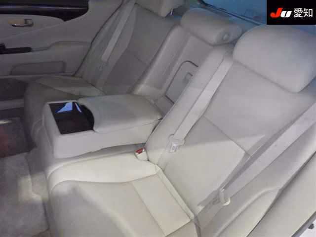 LEXUS LS600H