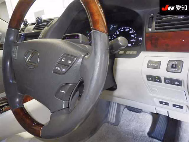 LEXUS LS600H