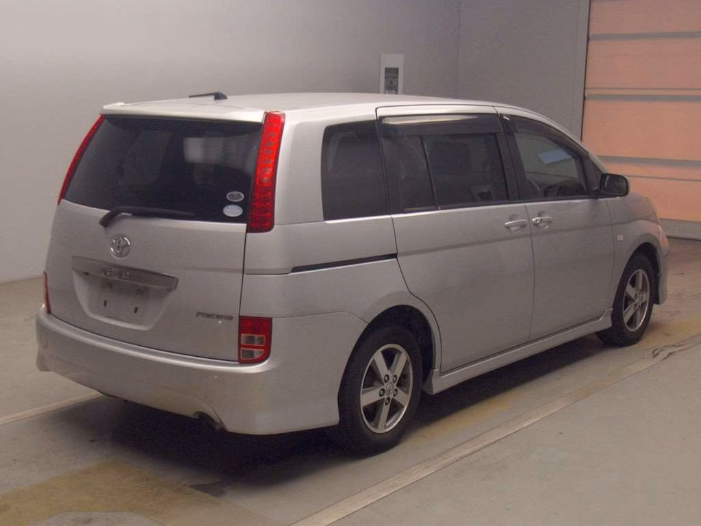 TOYOTA ISIS