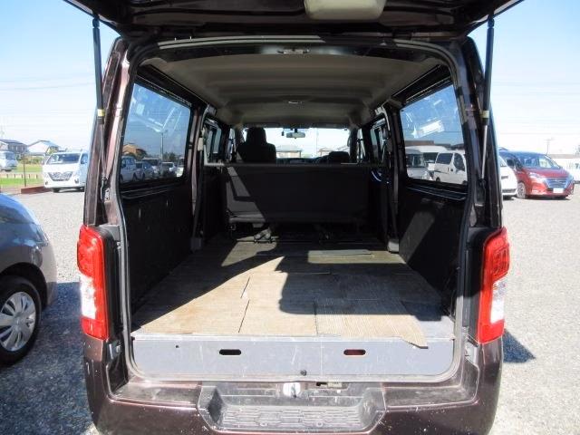 NISSAN NV350 CARAVAN