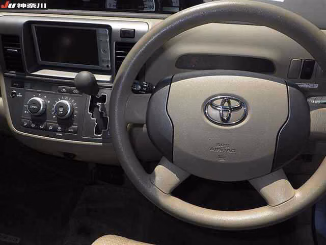 TOYOTA RAUM