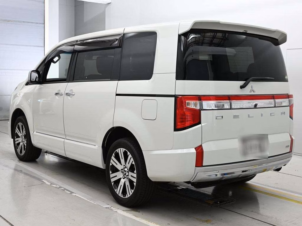 MITSUBISHI DELICA D:5
