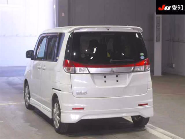 MITSUBISHI DELICA D:2