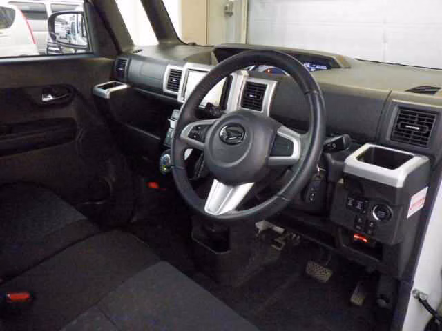 DAIHATSU WAKE