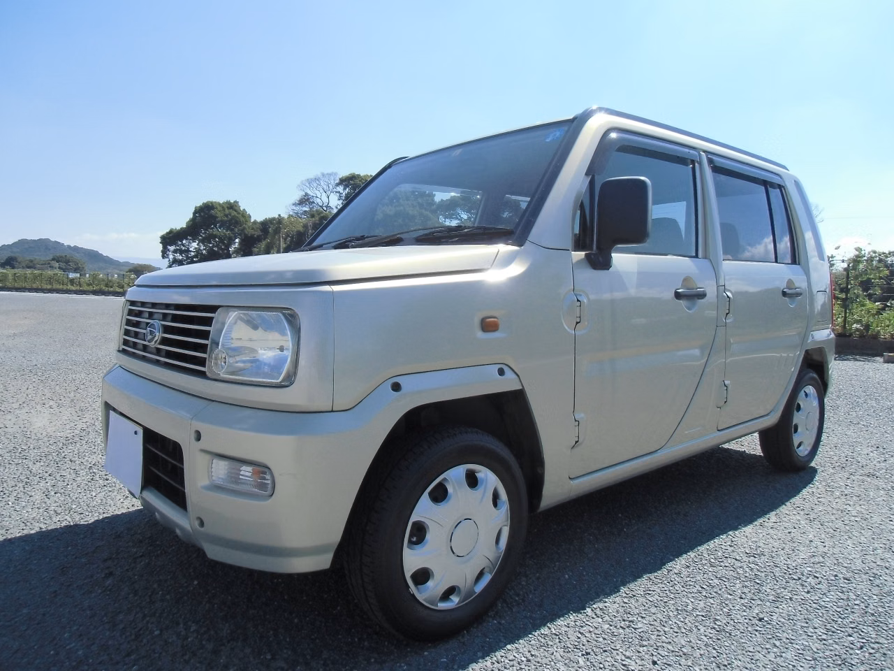 DAIHATSU NAKED