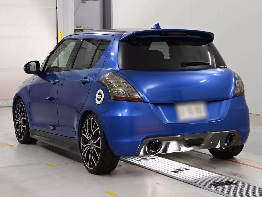SUZUKI SWIFT