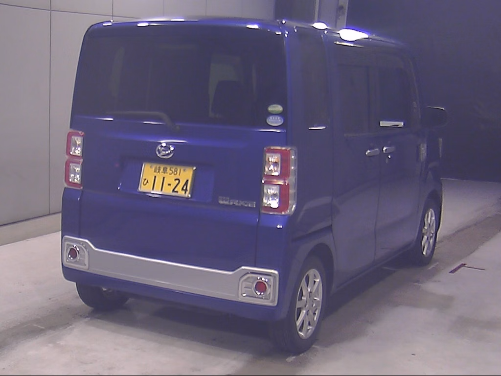 DAIHATSU WAKE