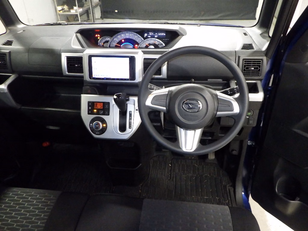 DAIHATSU WAKE