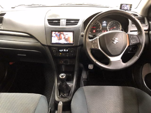 SUZUKI SWIFT