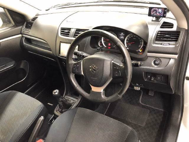 SUZUKI SWIFT