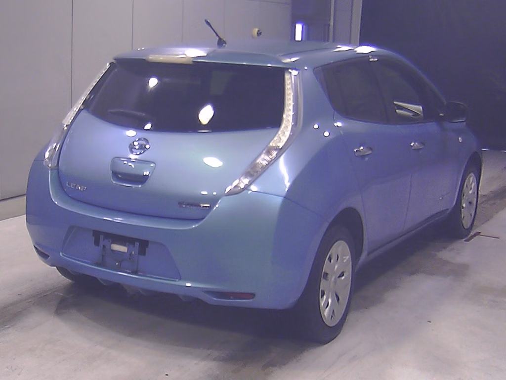 NISSAN LEAF