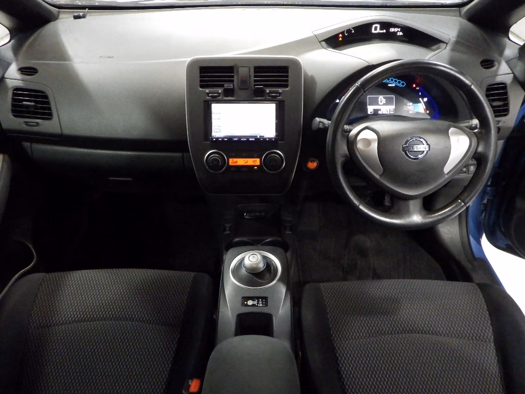 NISSAN LEAF