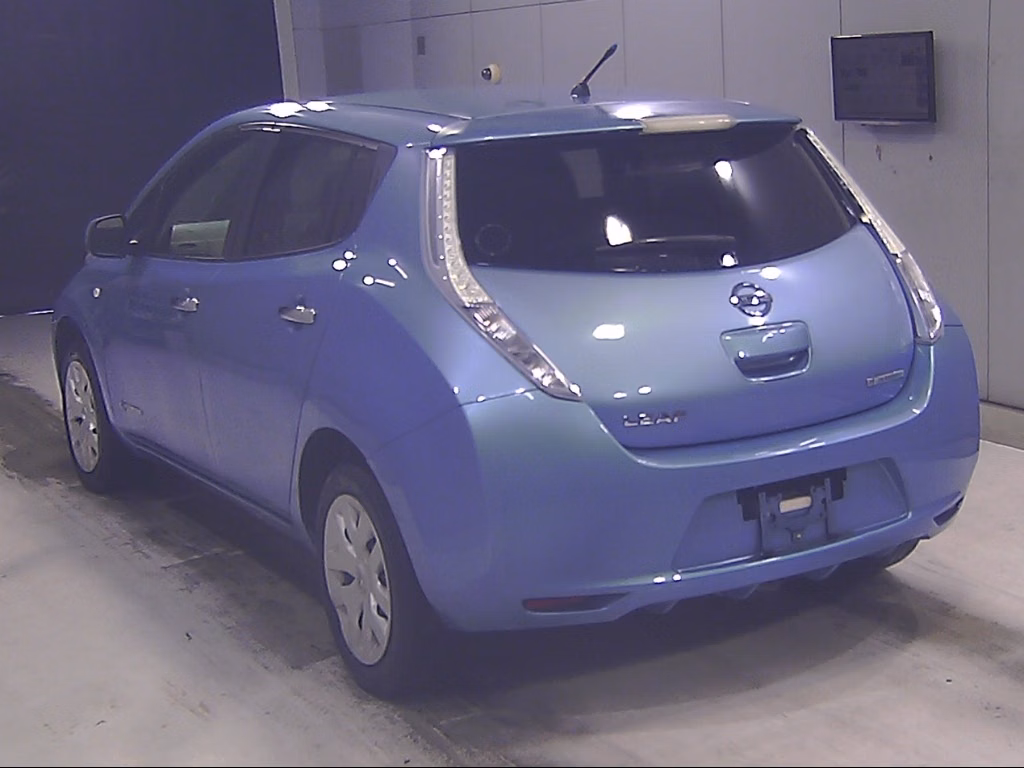 NISSAN LEAF