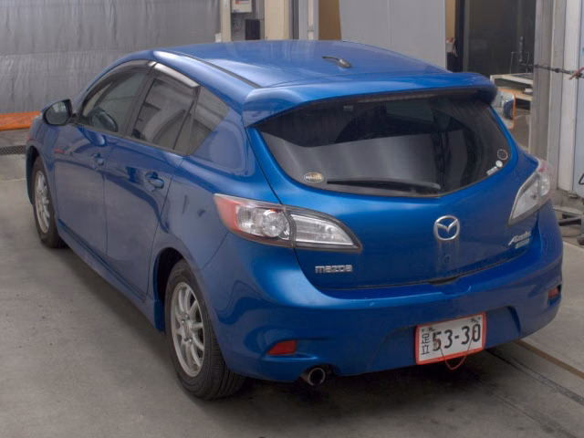 MAZDA AXELA