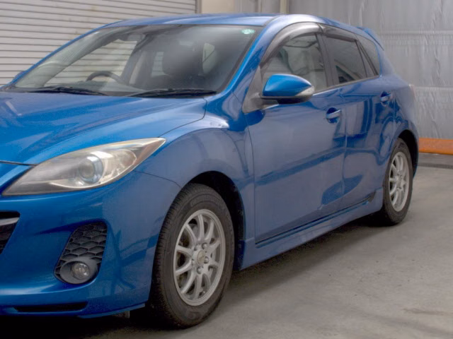 MAZDA AXELA