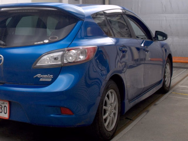 MAZDA AXELA