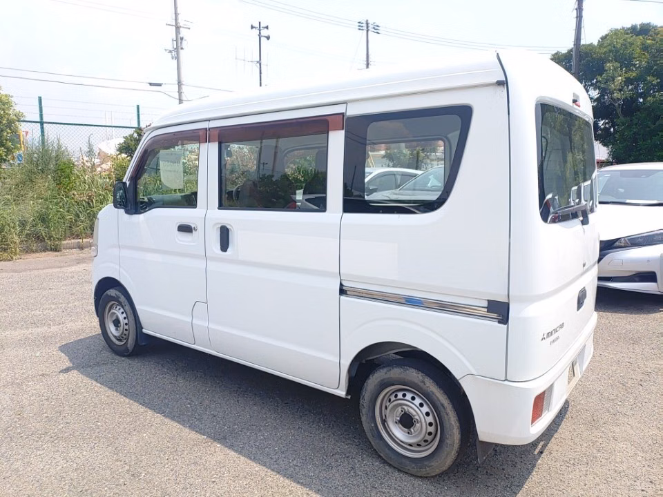 MITSUBISHI MINICAB