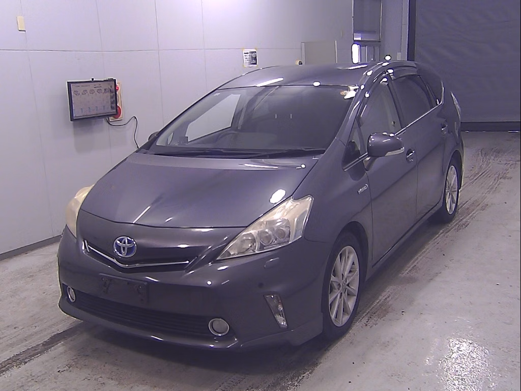 TOYOTA PRIUS ALPHA