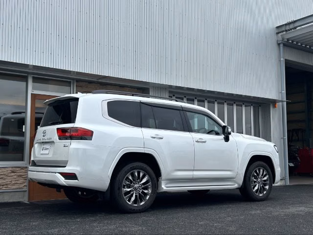 TOYOTA LAND CRUISER