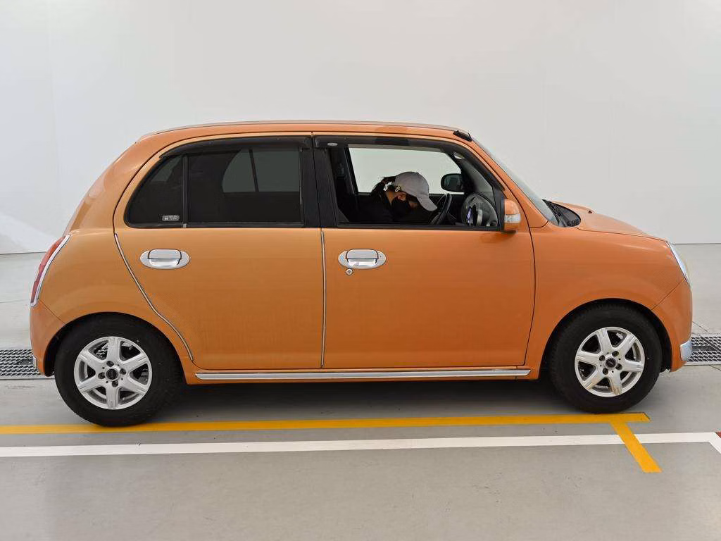 DAIHATSU MIRA GINO