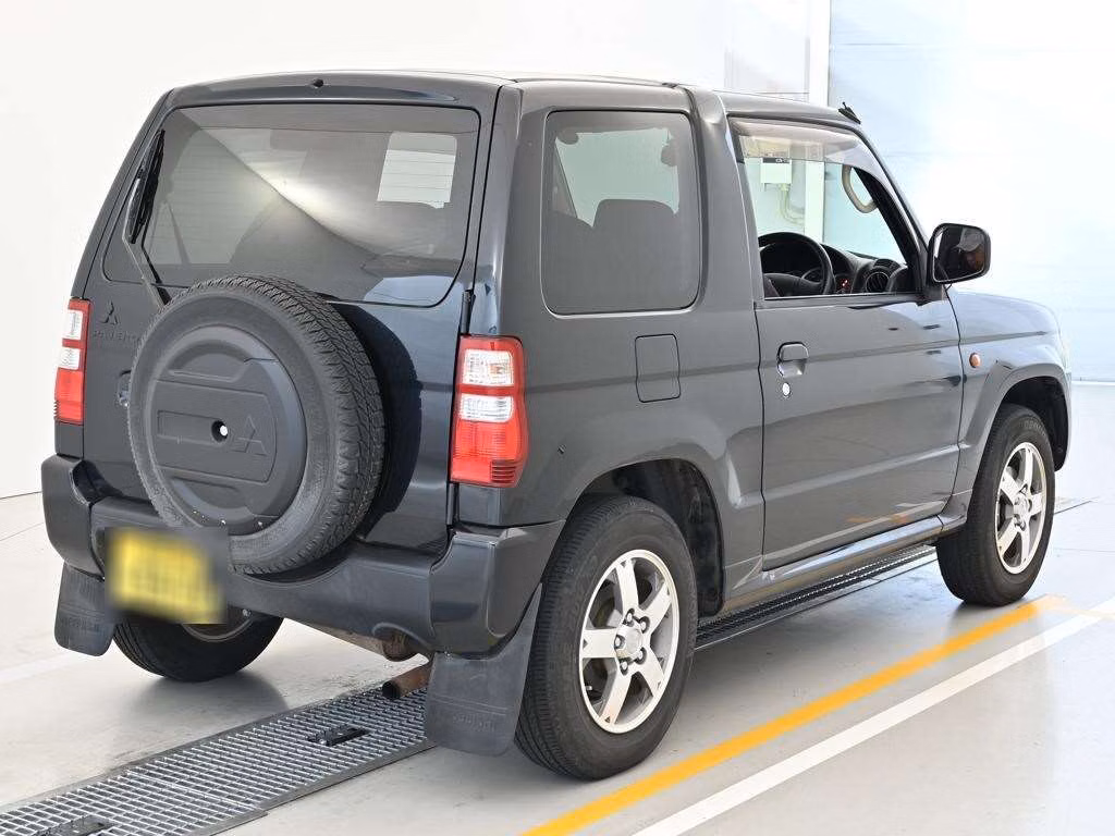 MITSUBISHI PAJERO MINI