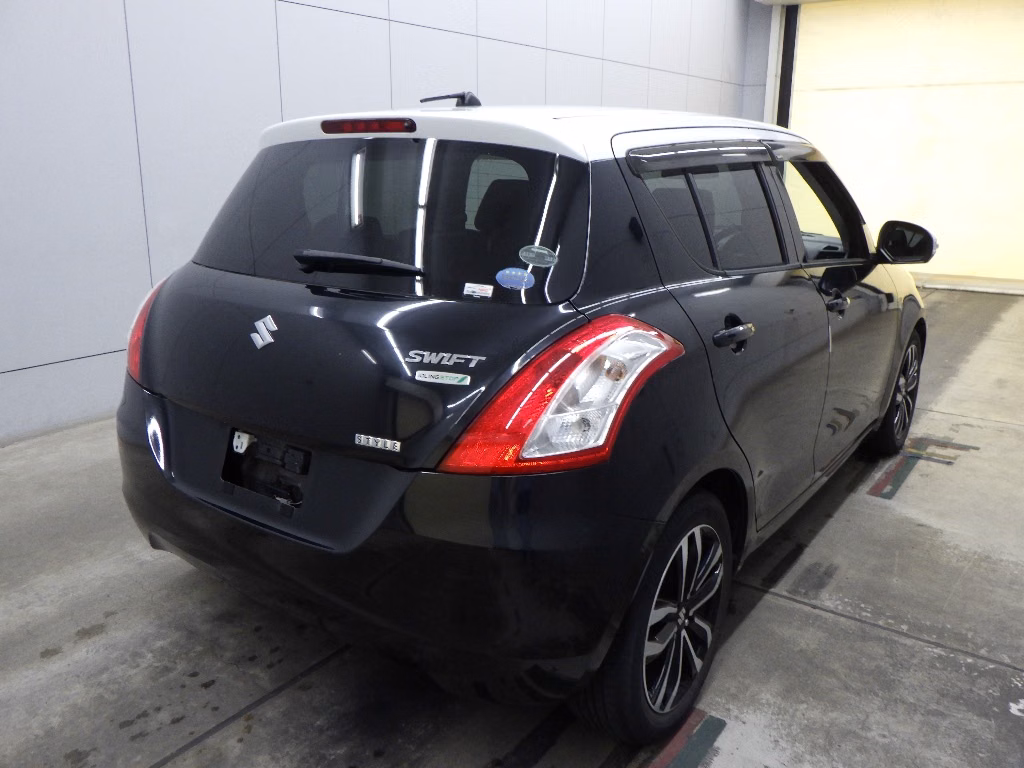 SUZUKI SWIFT