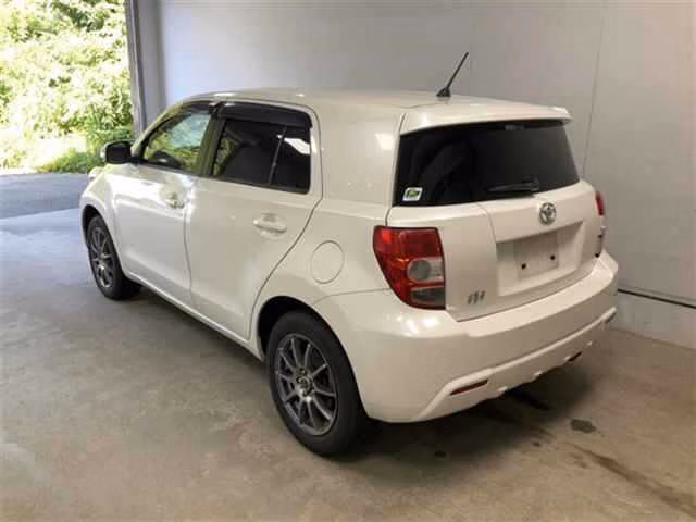 TOYOTA IST