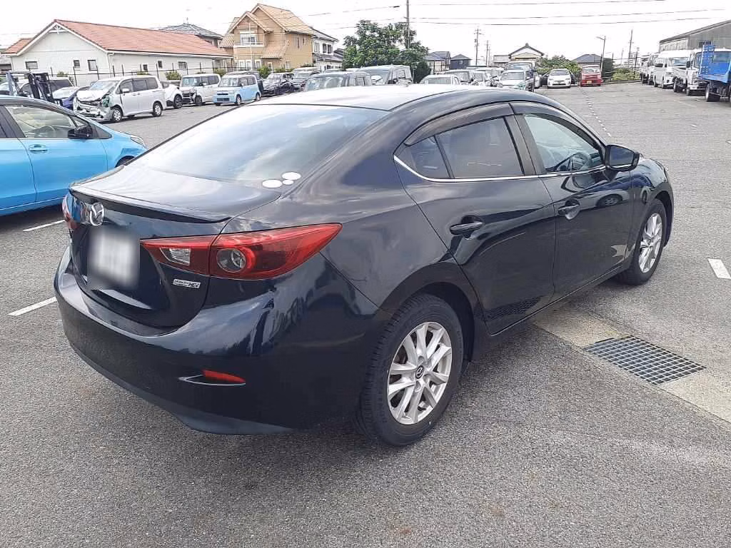 MAZDA AXELA
