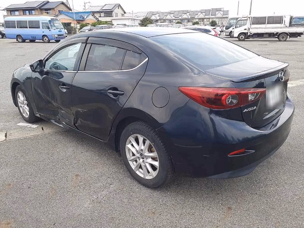 MAZDA AXELA