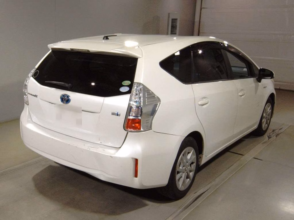 TOYOTA PRIUS ALPHA