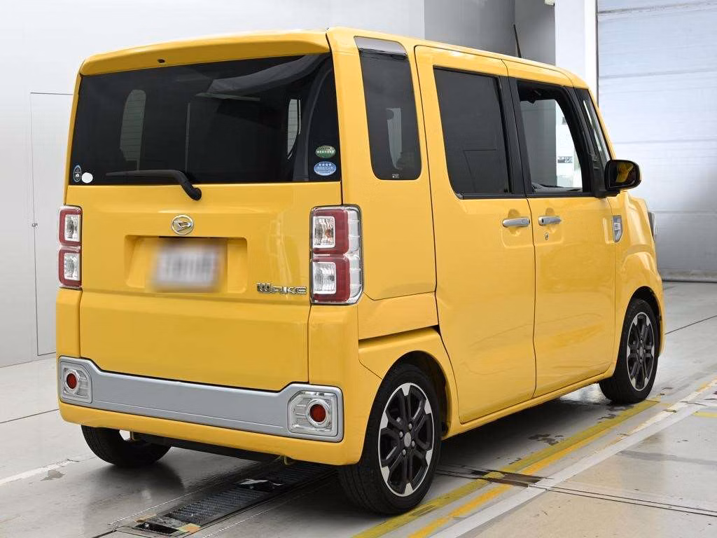 DAIHATSU WAKE