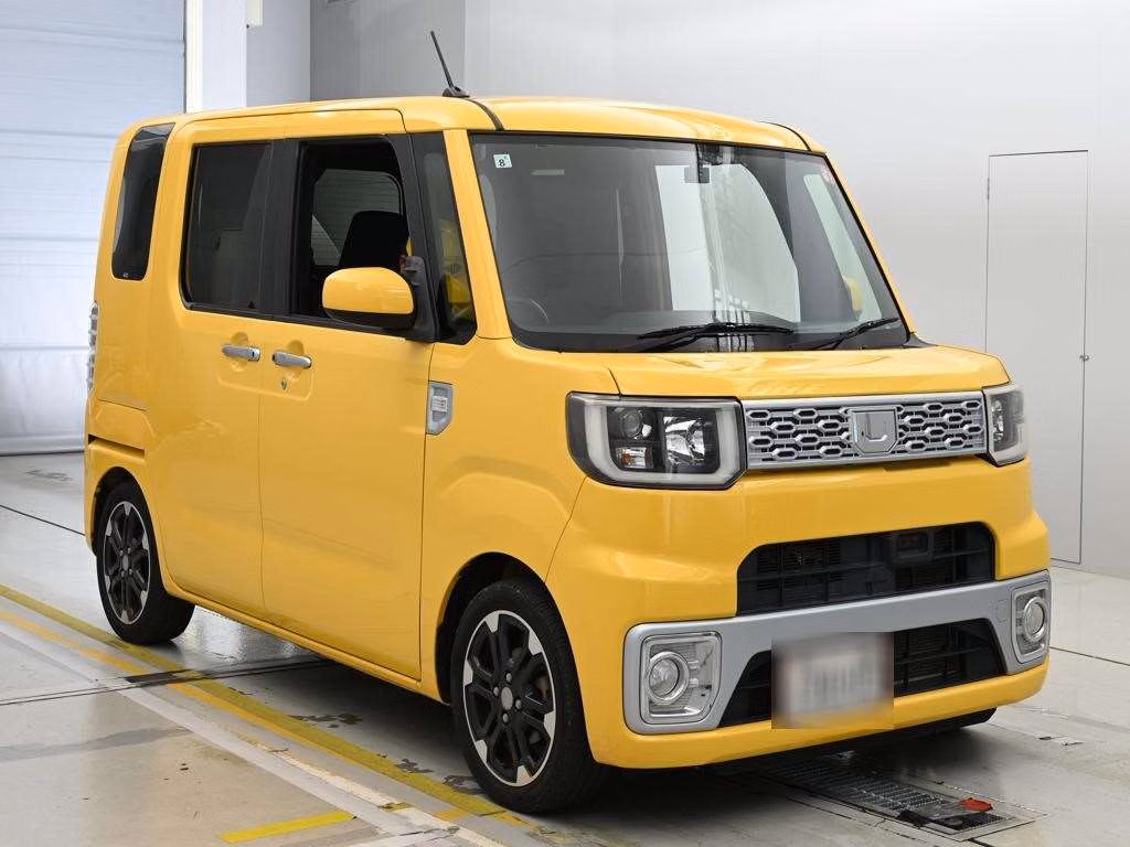 DAIHATSU WAKE