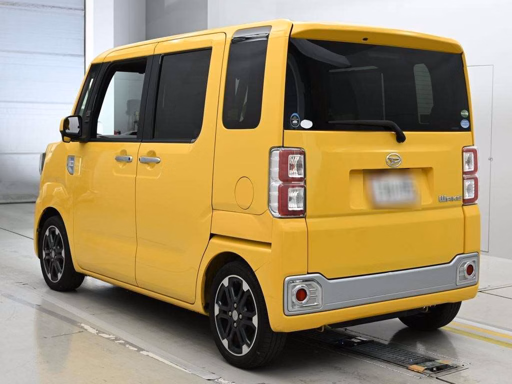 DAIHATSU WAKE