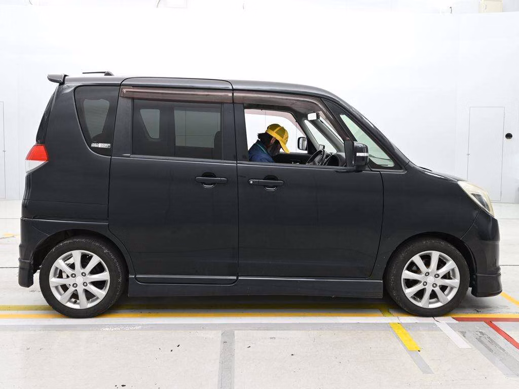 MITSUBISHI DELICA D:2
