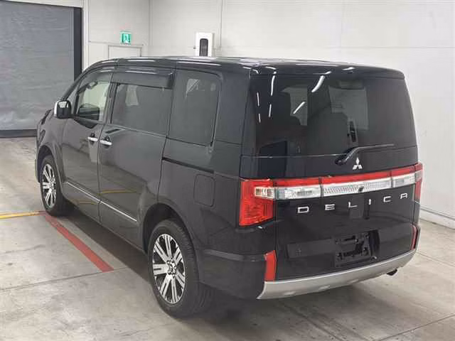 MITSUBISHI DELICA D:5
