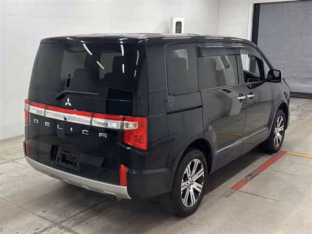 MITSUBISHI DELICA D:5