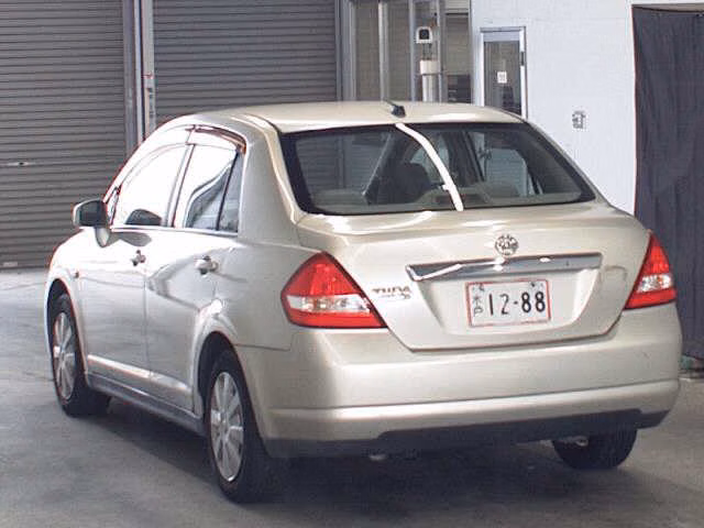 NISSAN TIIDA LATIO
