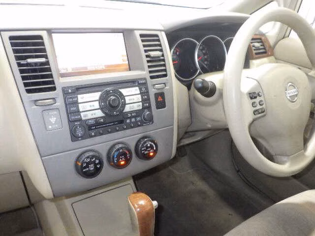 NISSAN TIIDA LATIO