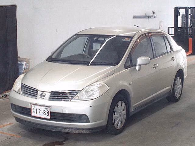 NISSAN TIIDA LATIO