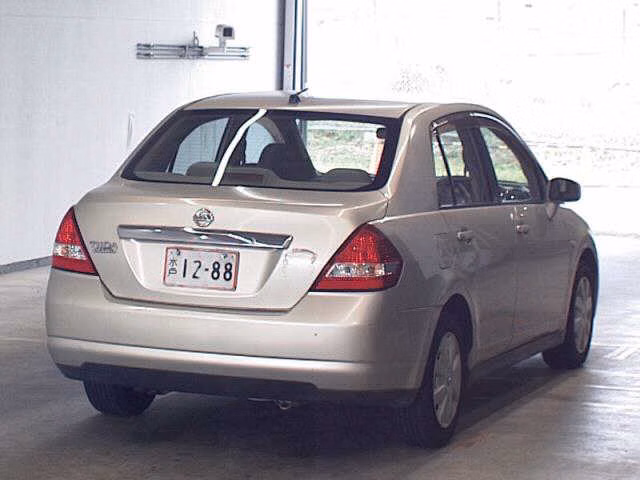NISSAN TIIDA LATIO