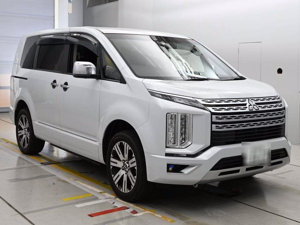 MITSUBISHI DELICA D:5