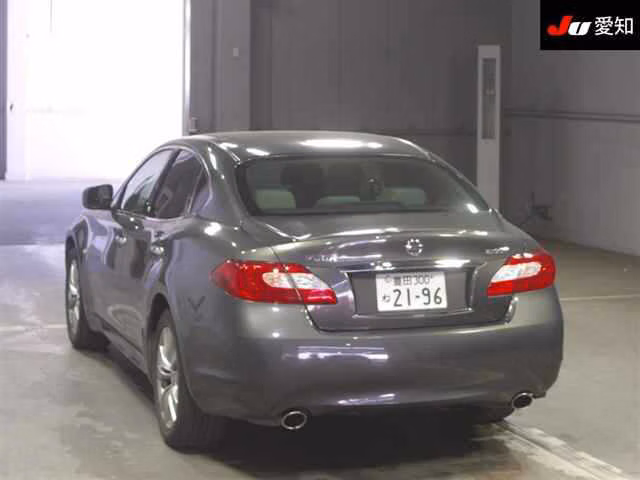 NISSAN FUGA