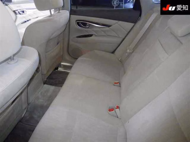 NISSAN FUGA