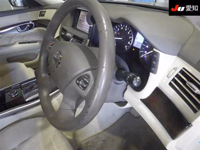 NISSAN FUGA