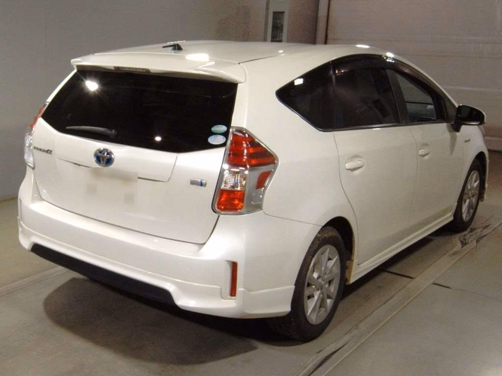 TOYOTA PRIUS ALPHA