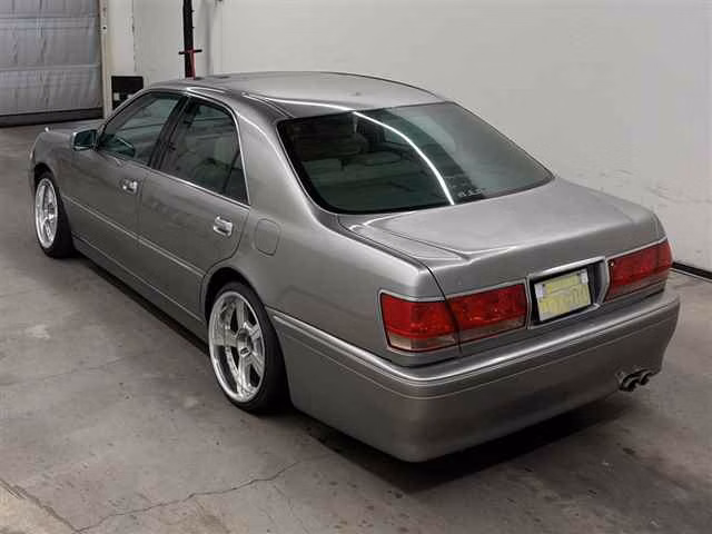 TOYOTA CROWN