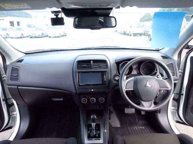 MITSUBISHI RVR