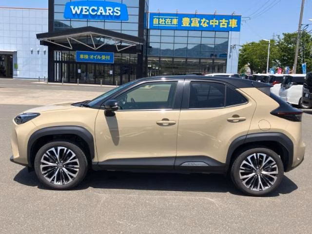 TOYOTA YARIS CROSS