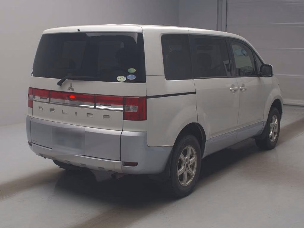 MITSUBISHI DELICA D:5