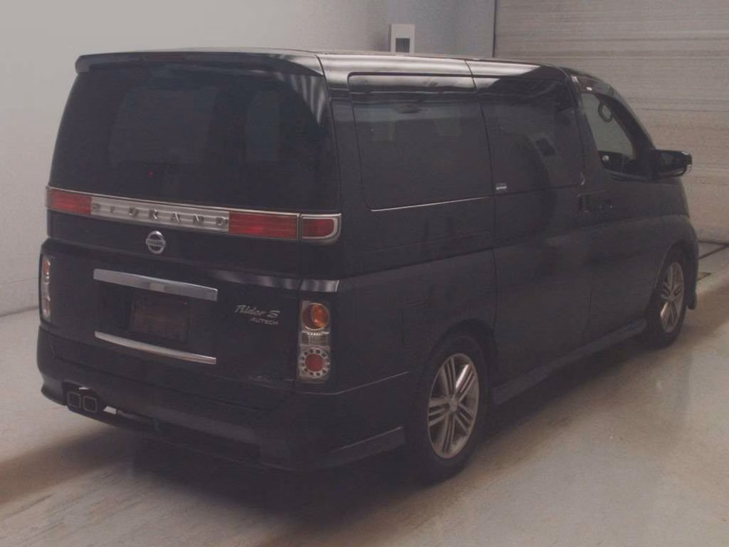 NISSAN ELGRAND